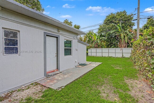 Building Photo - 5917 SW 62nd St