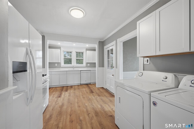 Building Photo - 43 Dunham St