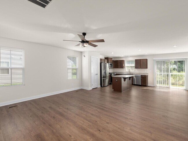 Building Photo - BeachTree Preserve Beauty | Finished Basement, Pool Access & Lawn Care Included