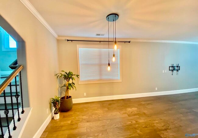 Building Photo - 1111 Pegasus Dr NW