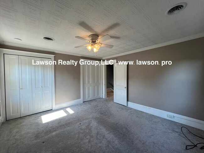 Building Photo - Charming Grandin Court House with Detached Garage and In Law Suite