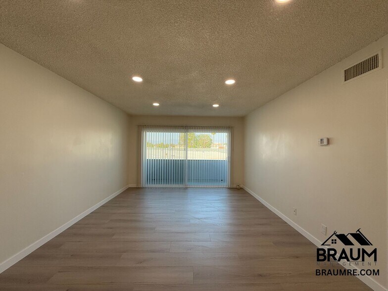 Building Photo - 6041 Whitsett Ave