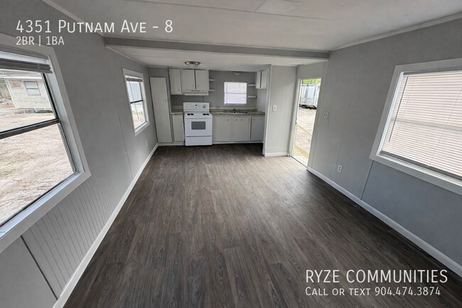 Building Photo - 4351 Putnam Ave