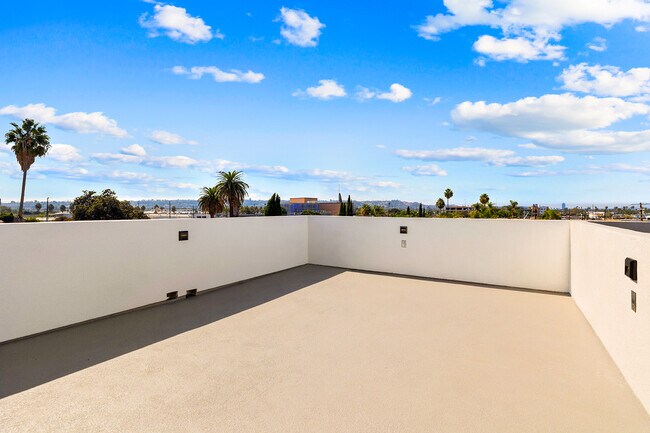 Building Photo - 3420 12th Ave