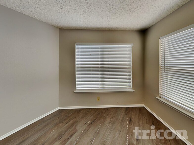 Building Photo - 1074 Stone Branch