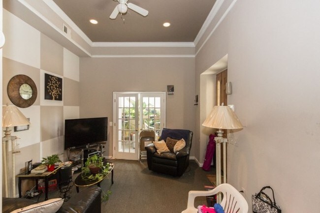 Living Room - 2419 Callow Ave