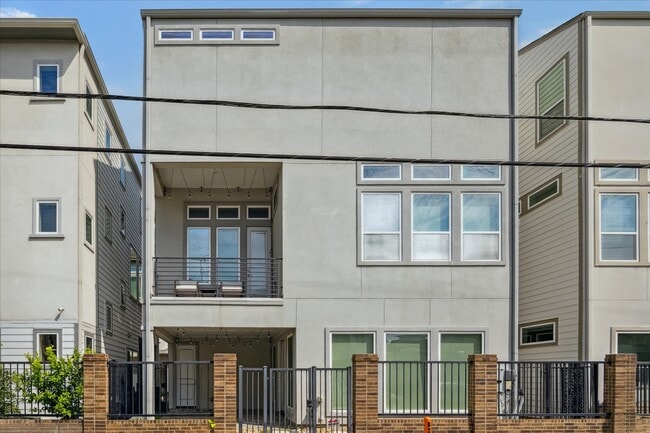 Building Photo - 2609 Fountain Key Blvd