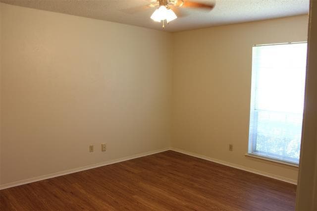 Building Photo - 3513 Wildwood Cir