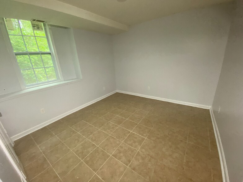 Building Photo - 1232 Creek Forest Ct NW