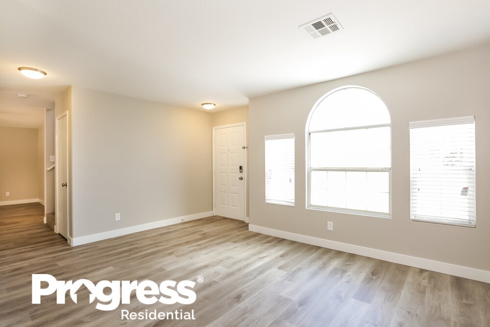 Building Photo - 800 Rock Springs Dr