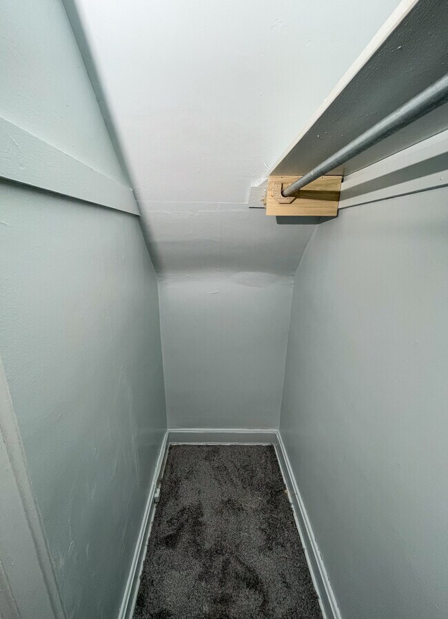 Closet 2nd Bedroom - 2842 Ewald Cir