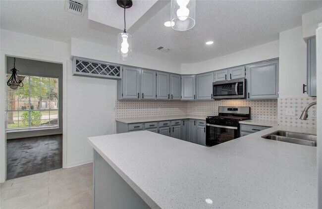 Building Photo - 2106 Spyglass Dr