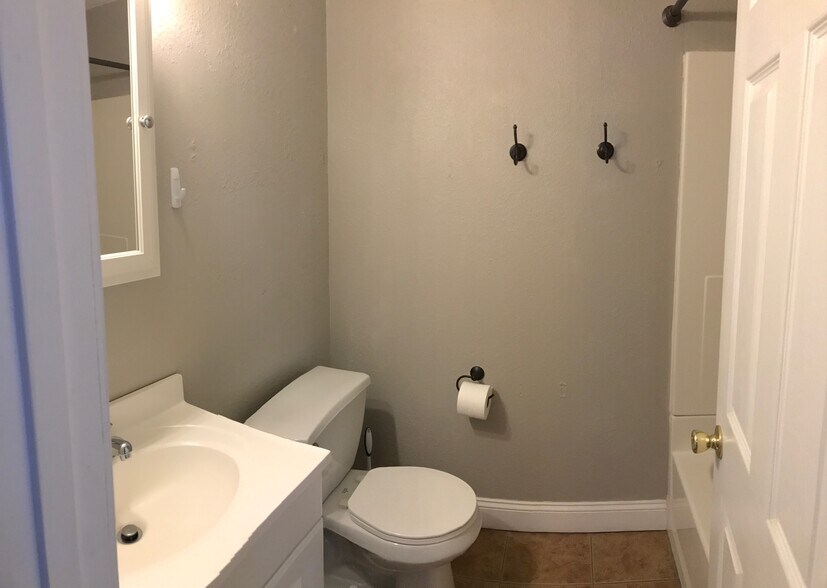 Building Photo - 2130 Maury Ave