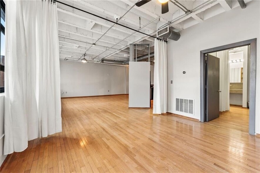 Building Photo - 878 Peachtree St NE