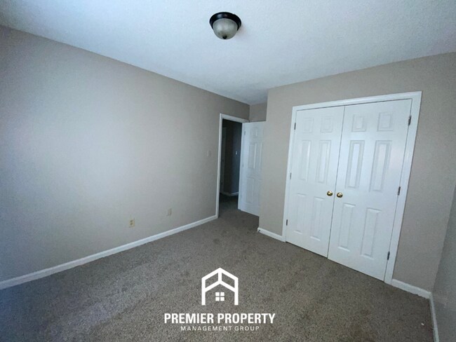 Building Photo - 5950 Chadwell Rd