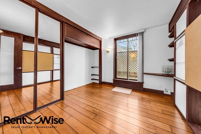 Building Photo - 130-136-136 Mullen Ave