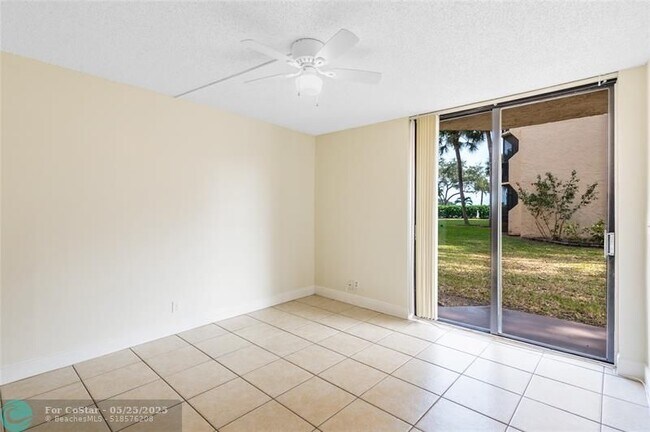 Building Photo - 3550 Blue Lake Dr