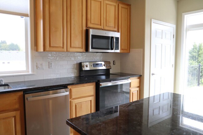 Building Photo - 9507 NE 39th Ave