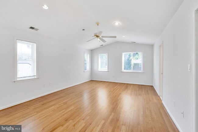Building Photo - 7611 Whittier Blvd