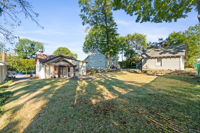 Building Photo - 15 vine street