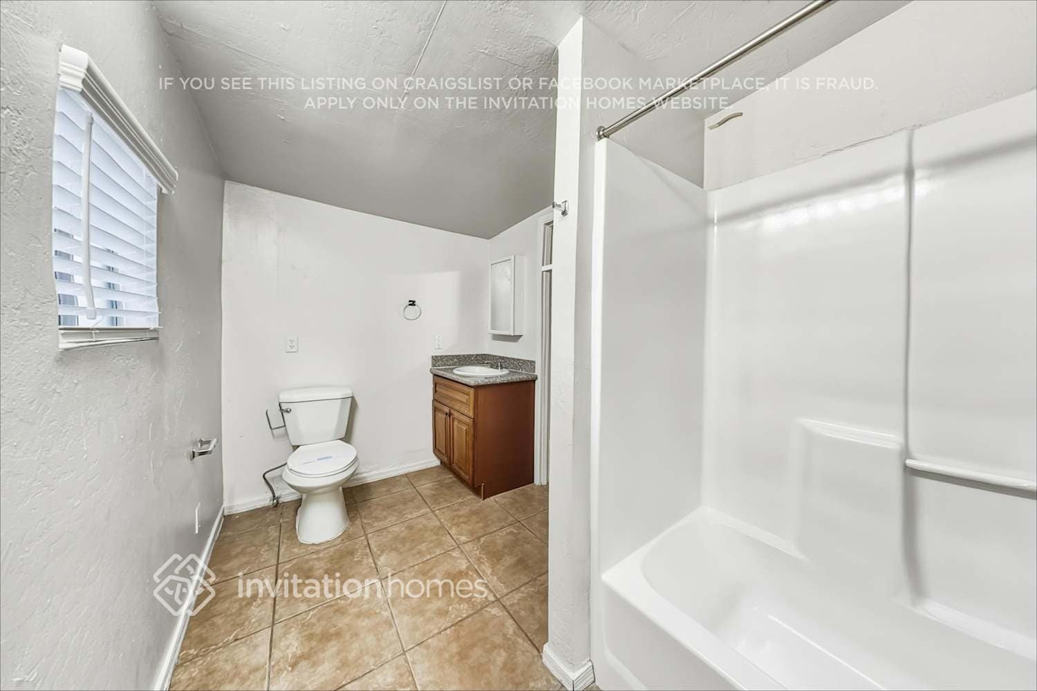 Building Photo - 449 S Stewart