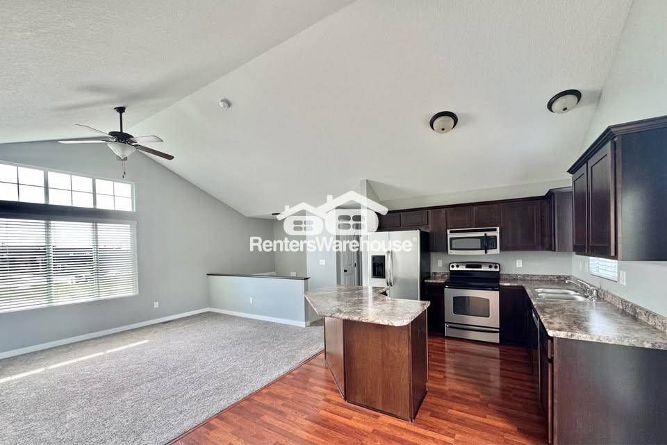 Building Photo - 645 Northview Dr