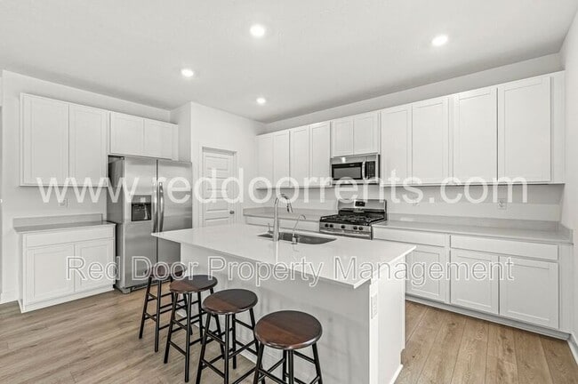 Building Photo - 2224 Boxwood Dr