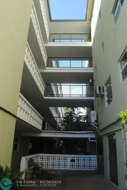 Building Photo - 1425 Arthur St