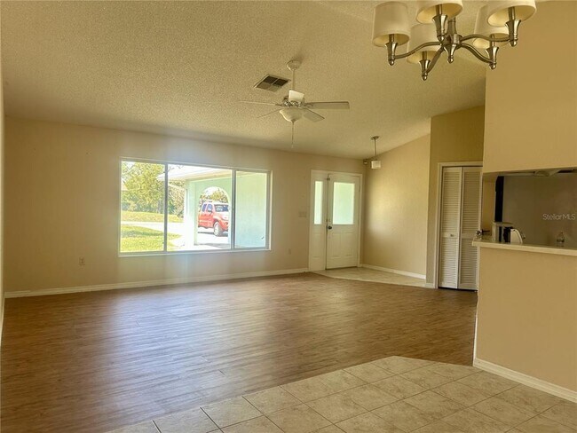 Building Photo - 11455 Riddle Dr