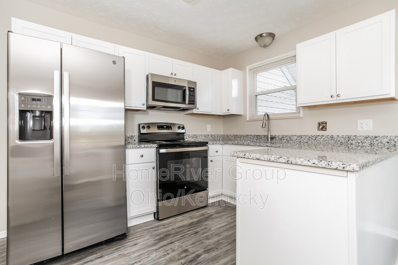 Building Photo - 3881 Magnolia Dr