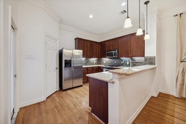 Building Photo - 3313 New Garden View Ln