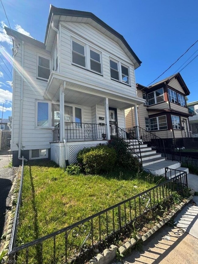 Building Photo - 271 Vermont Ave