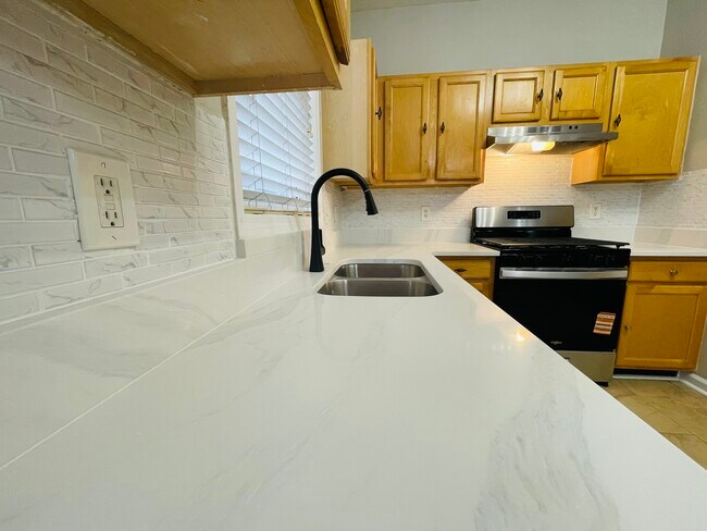 Building Photo - 2615 Avery Park Cir