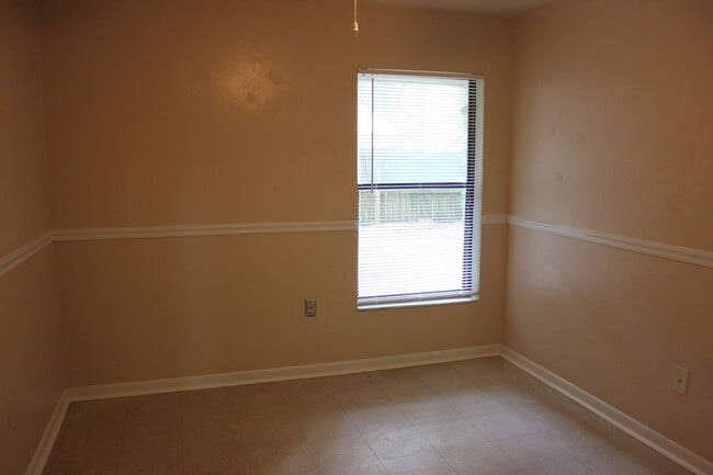 Building Photo - 7011 SW 17th Pl
