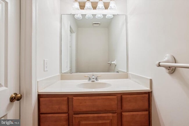 Building Photo - 8258 Cedar Landing Ct