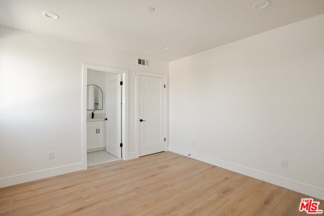 Building Photo - 1619 2nd Ave