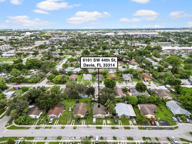 Building Photo - 6161 SW 44th St