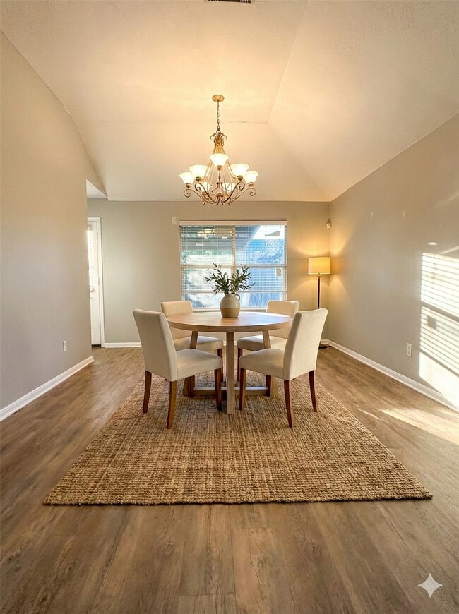 Building Photo - 2882 Sun River Ln