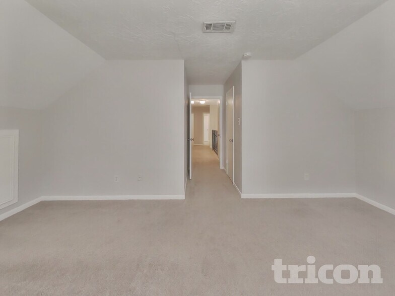 Building Photo - 12027 Arrowhead Glen Dr