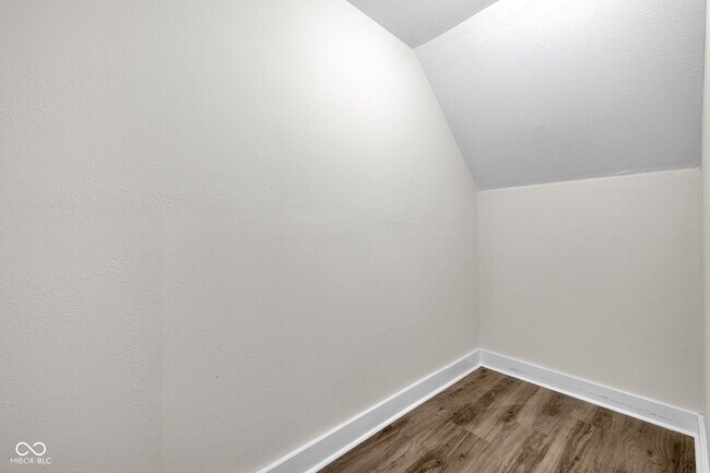 Building Photo - 3160 Graceland Ave