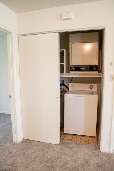 Building Photo - 717 Brunnerville Rd