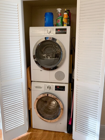 Ventless high-efficiency, whisper-quiet washer and dryer make laundry day a breeze.. - 2425 Ashdale Dr
