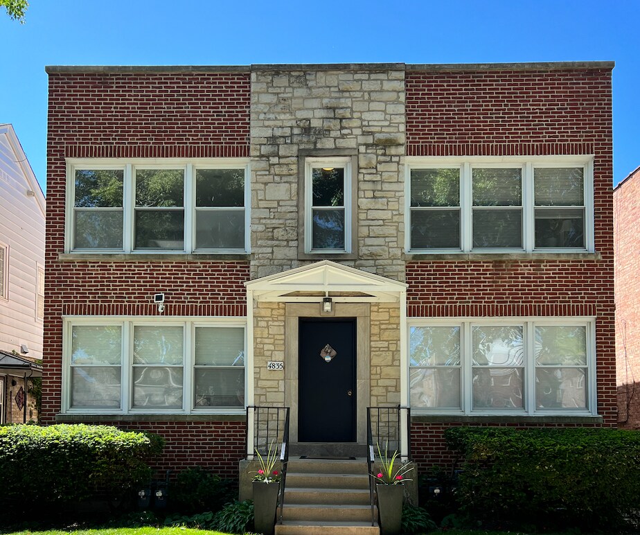 4 flat front - 4835 Hull St