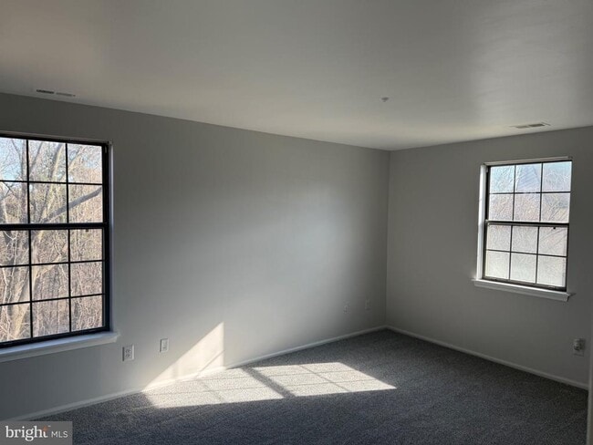 Building Photo - 10 ROBERT TREAT PAINE