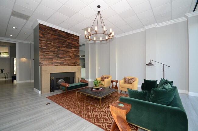 Building Photo - 5150 Hidalgo St