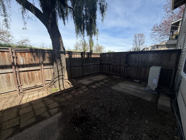 Building Photo - 8235 La Riviera Dr