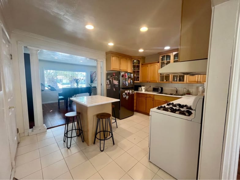 Building Photo - 6371 Klamath Dr