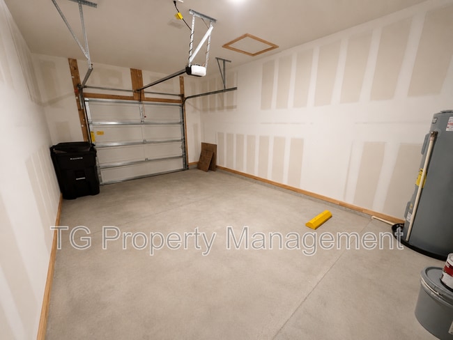 Building Photo - 903 Rivertree Pl