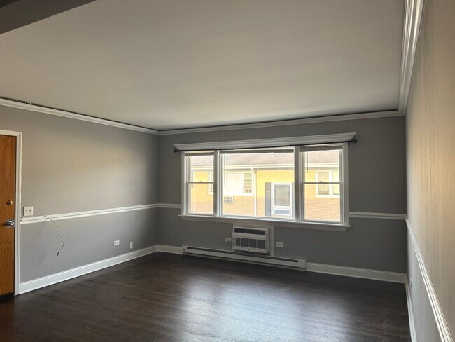 Building Photo - 5041 N East River Rd
