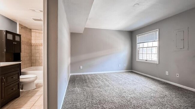 Building Photo - 7440 Hampton Blvd, E